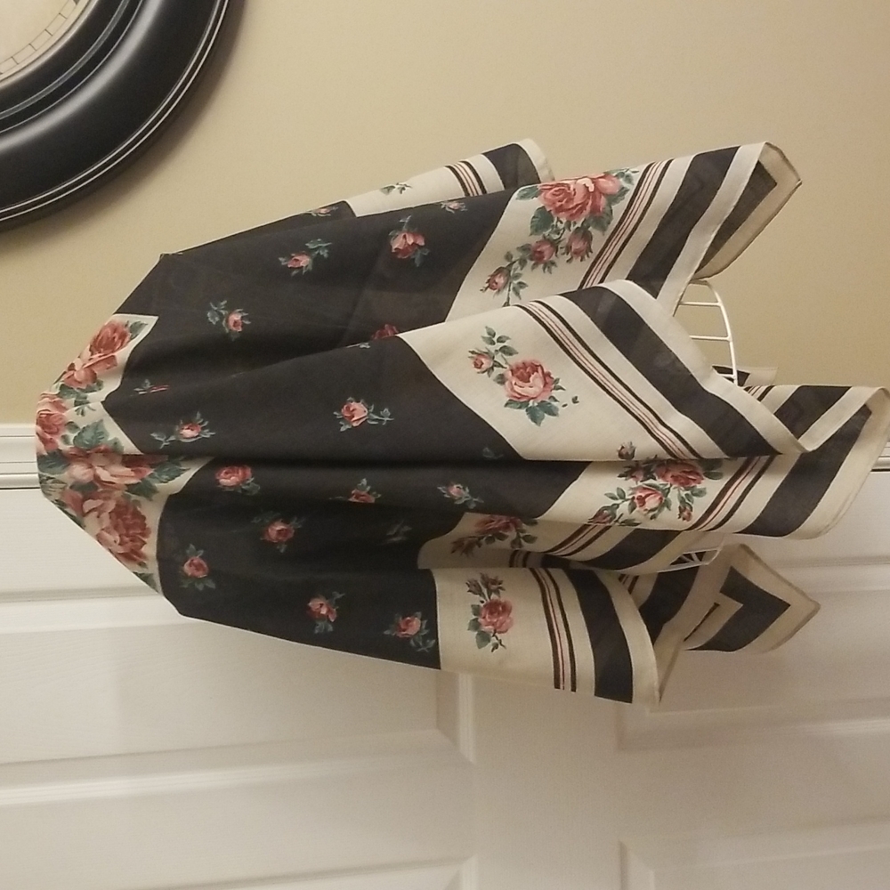 Beautiful large scarf with lovely rose pattern. EUC - Picture 1 of 9